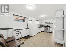 15 Madonna Gardens, Toronto, ON M9L2T5 Photo 24