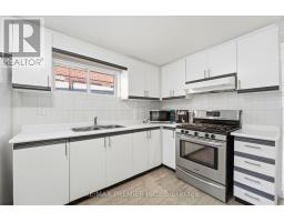 15 Madonna Gardens, Toronto, ON M9L2T5 Photo 25
