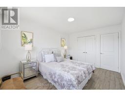 15 Madonna Gardens, Toronto, ON M9L2T5 Photo 20