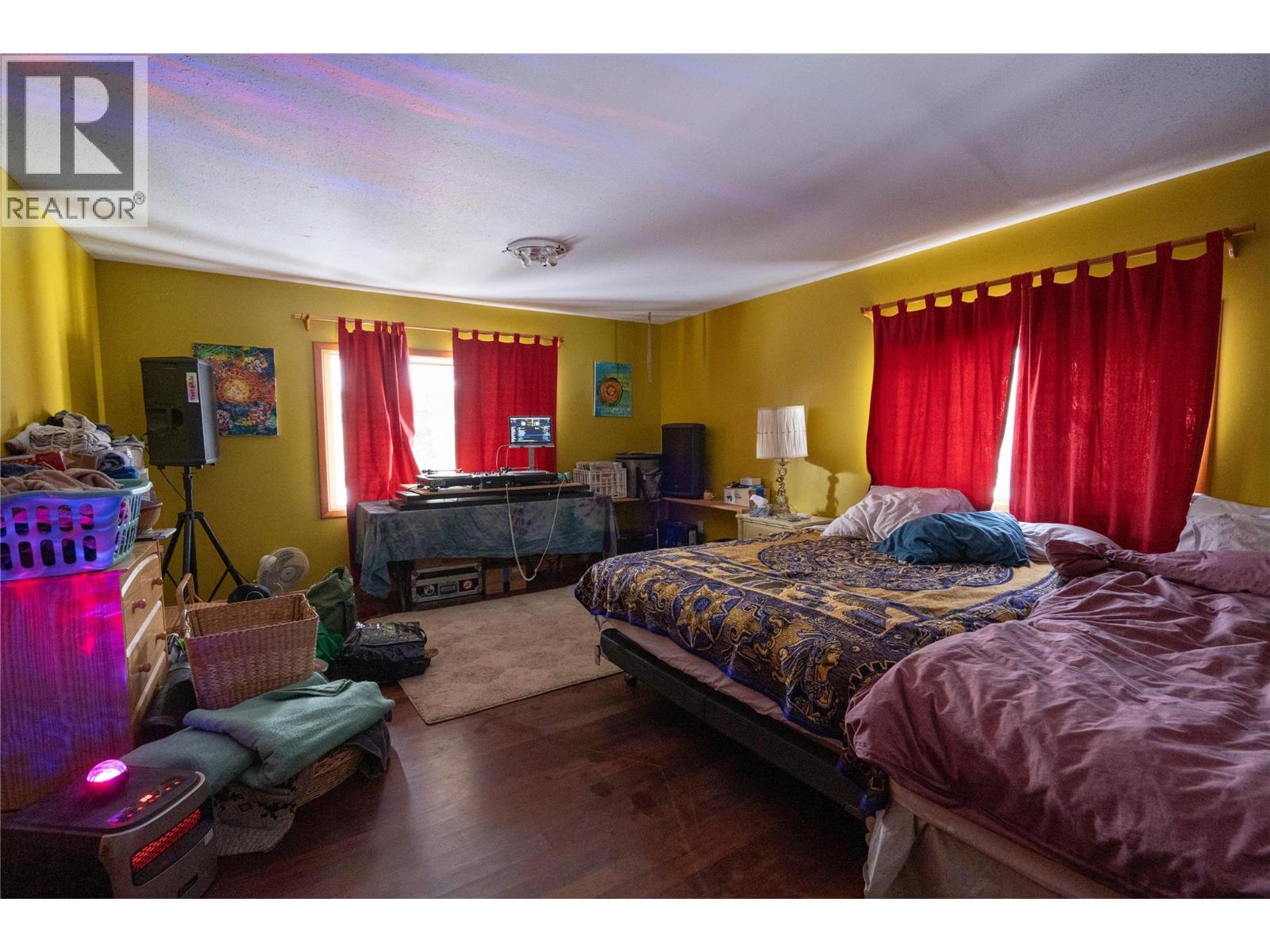 1918 Camozzi Road - 23