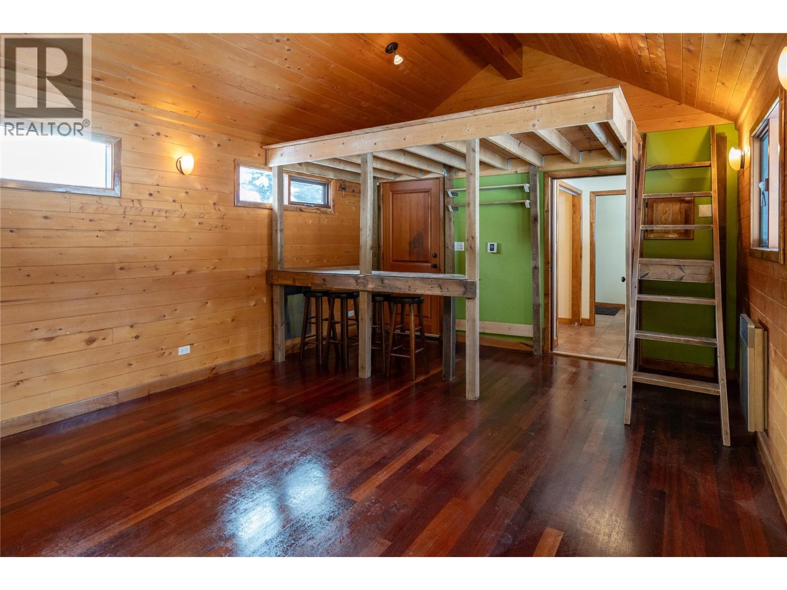 1918 Camozzi Road - 28