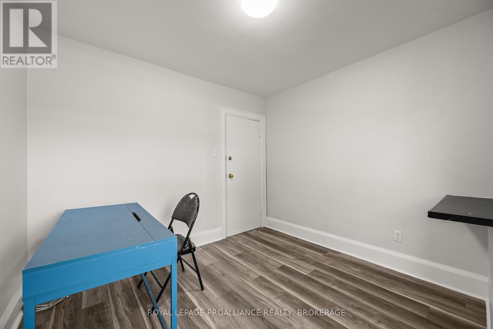 211 TORONTO STREET - Image 10