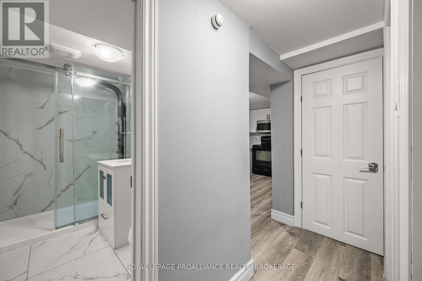 211 TORONTO STREET - 20