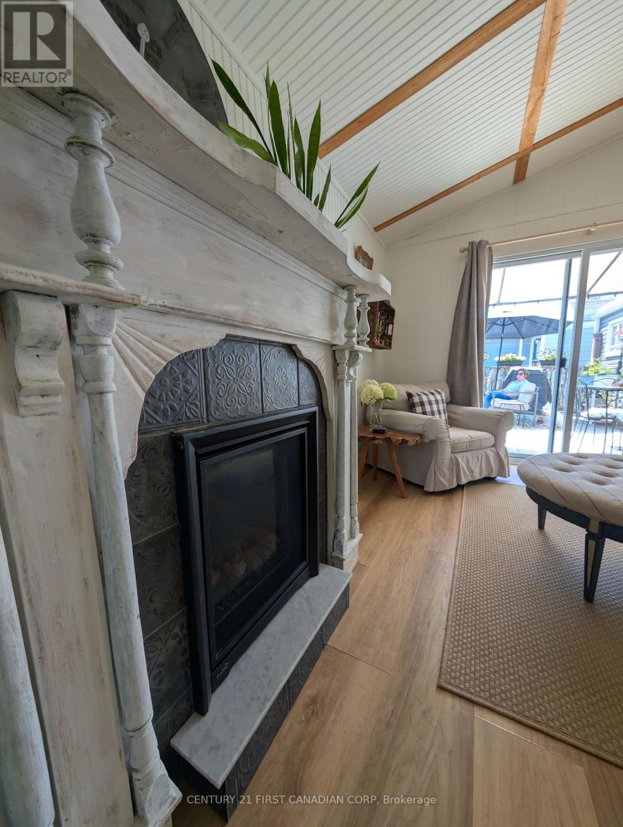 28- 79681 BLUEWATER HIGHWAY - Image 15