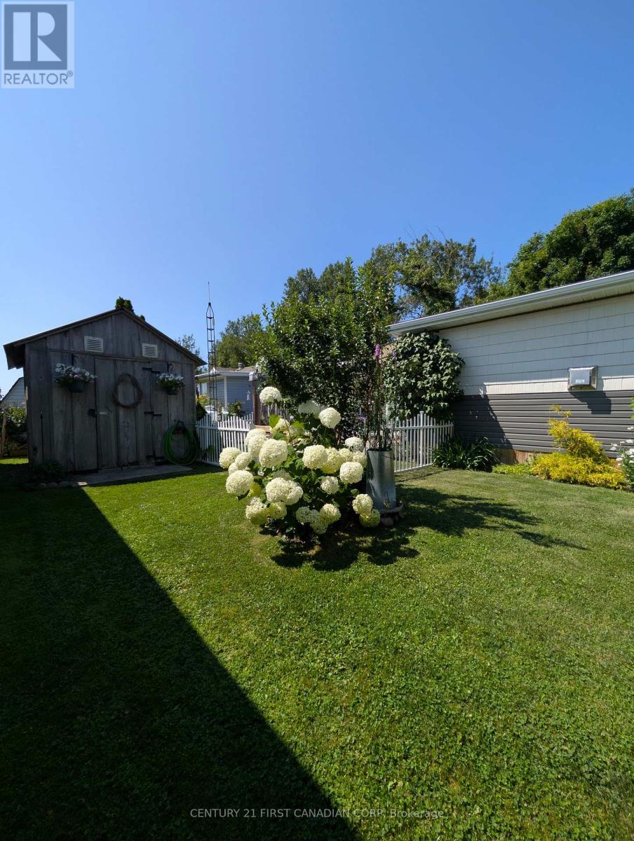 28- 79681 BLUEWATER HIGHWAY - Image 39