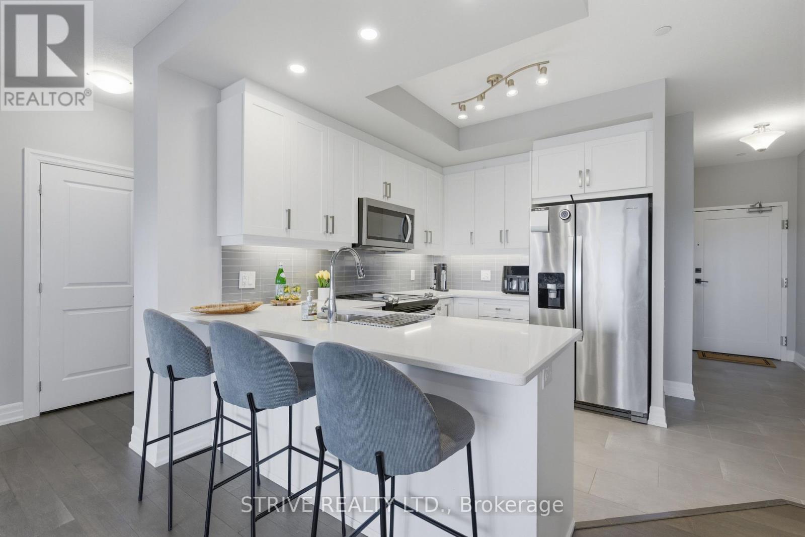 #1014 1878 GORDON STREET - 20