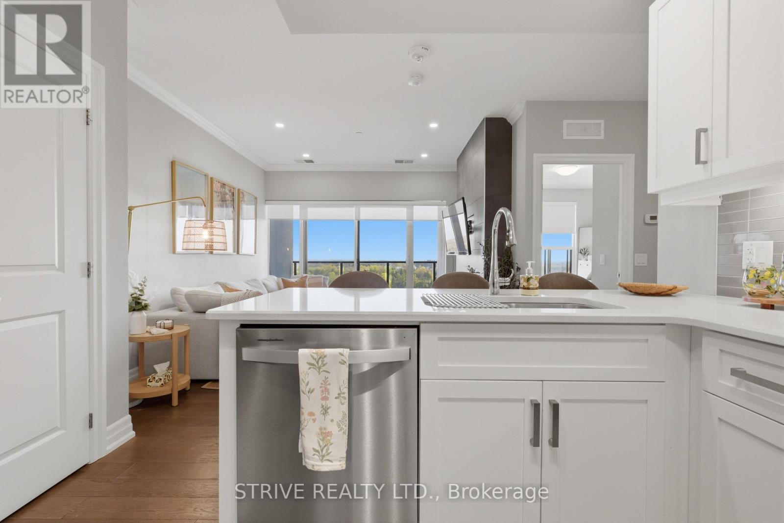 #1014 1878 GORDON STREET - Image 24