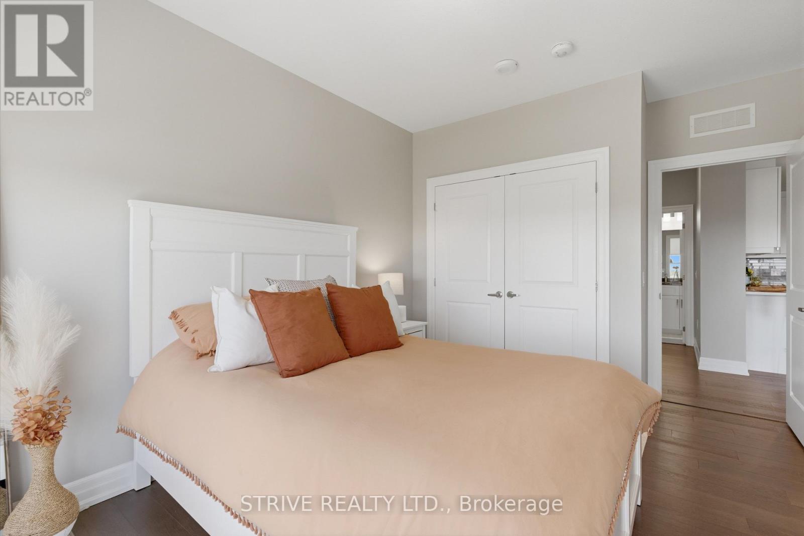 #1014 1878 GORDON STREET - Image 34