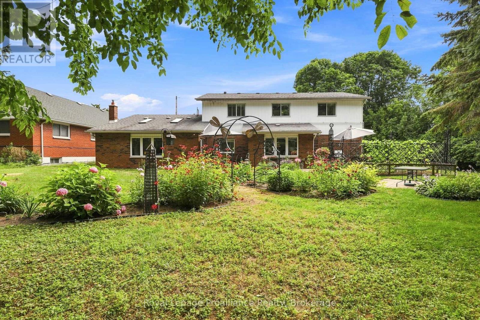 6 MOHAWK AVENUE - Image 37