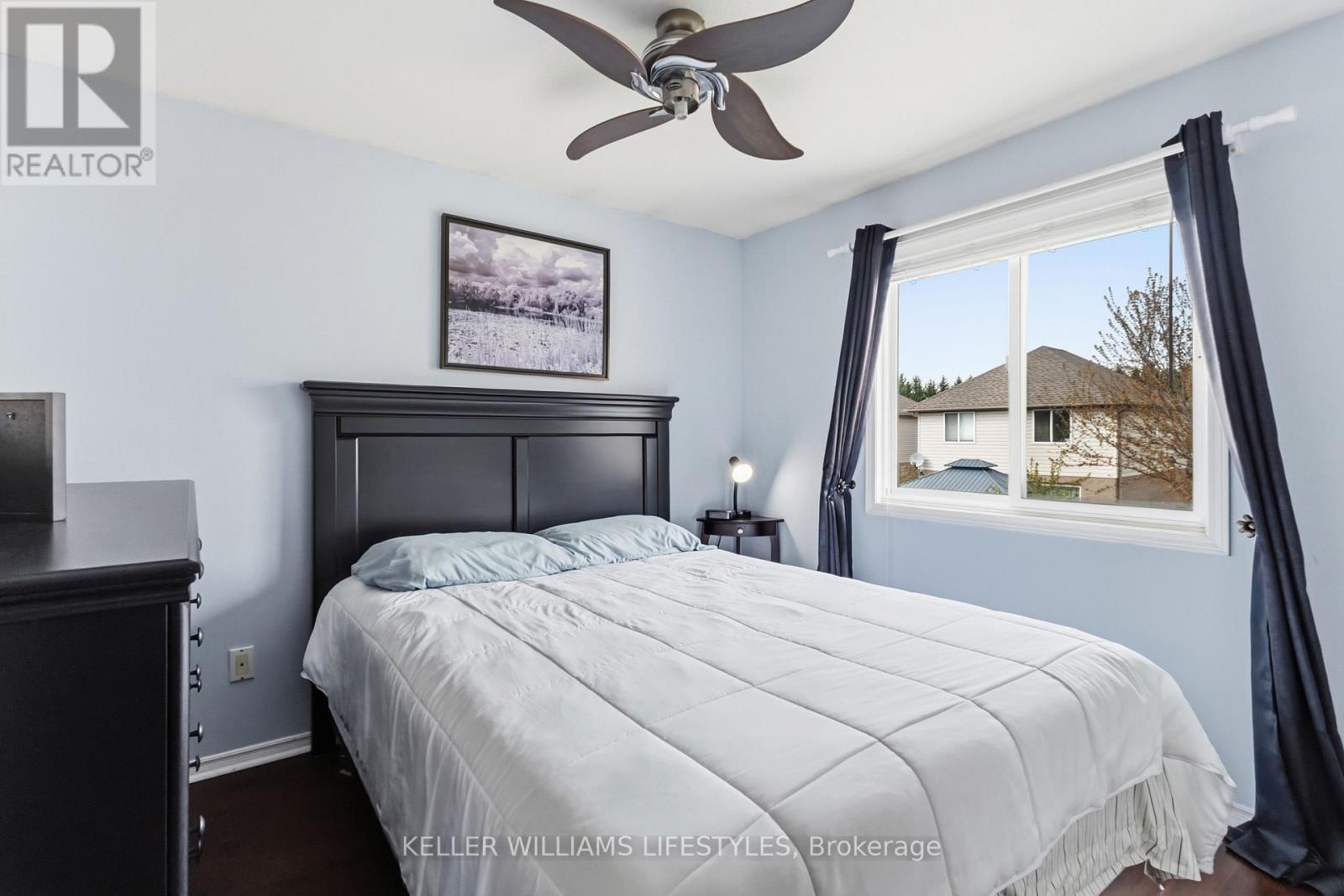 46 BELLROCK CRESCENT - 21
