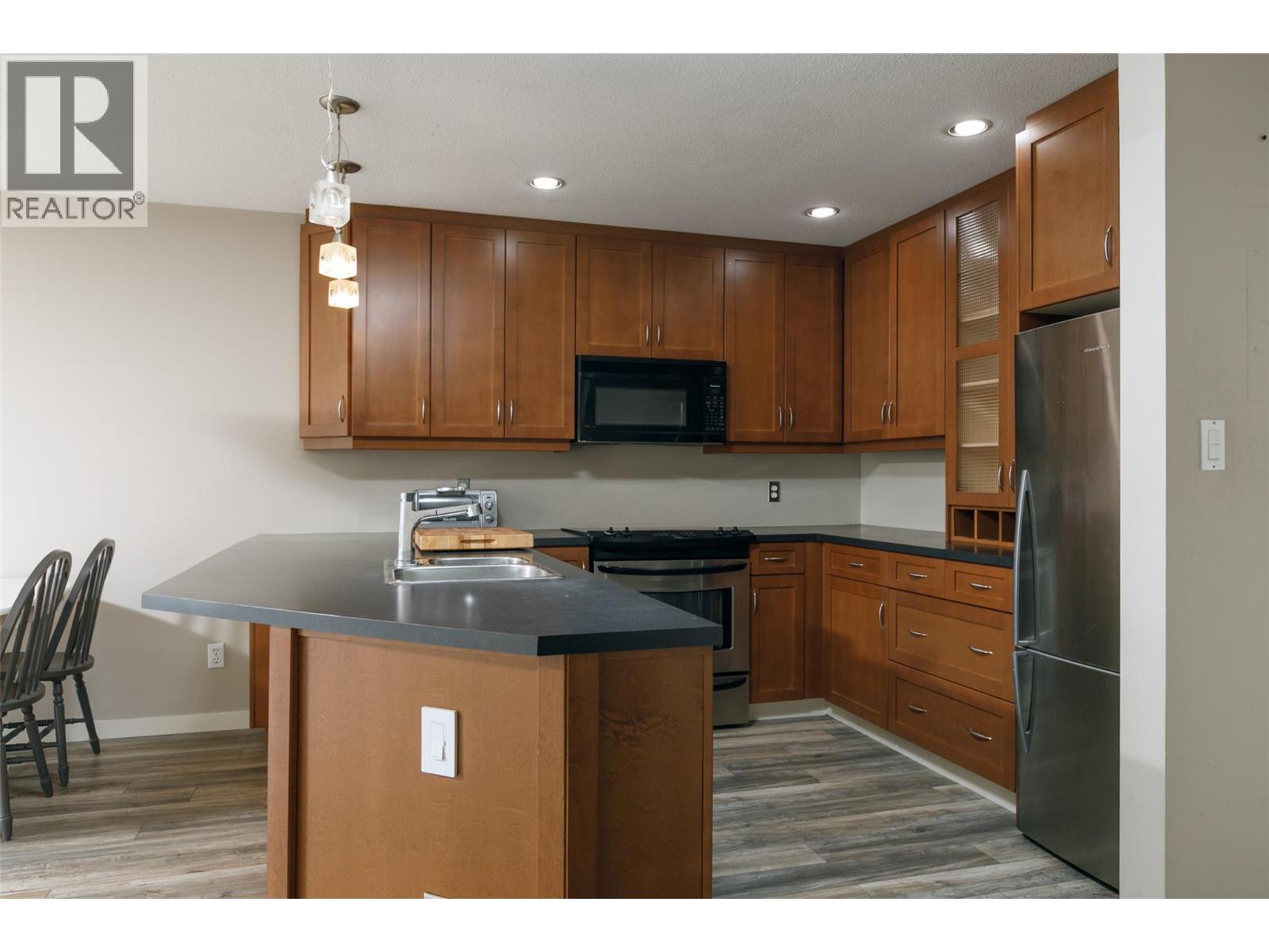 #313 400 Sutton Crescent - 9