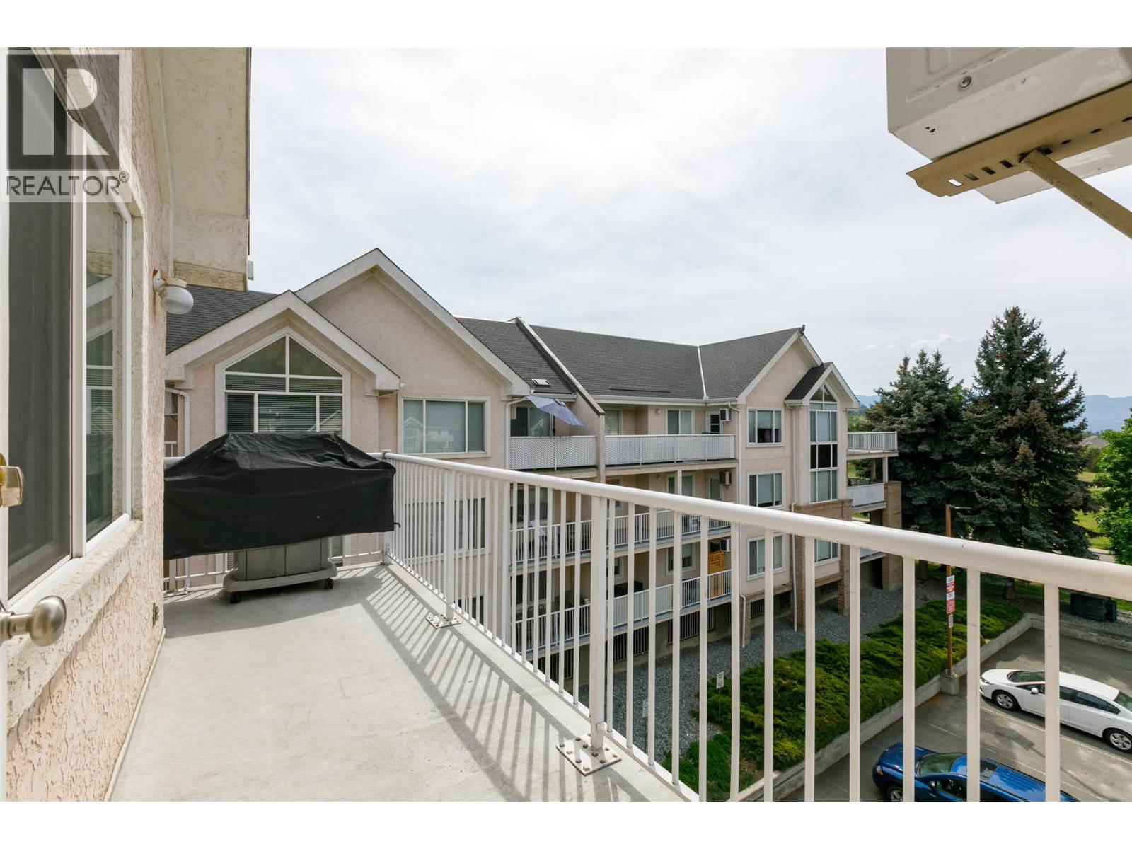 #313 400 Sutton Crescent - 2