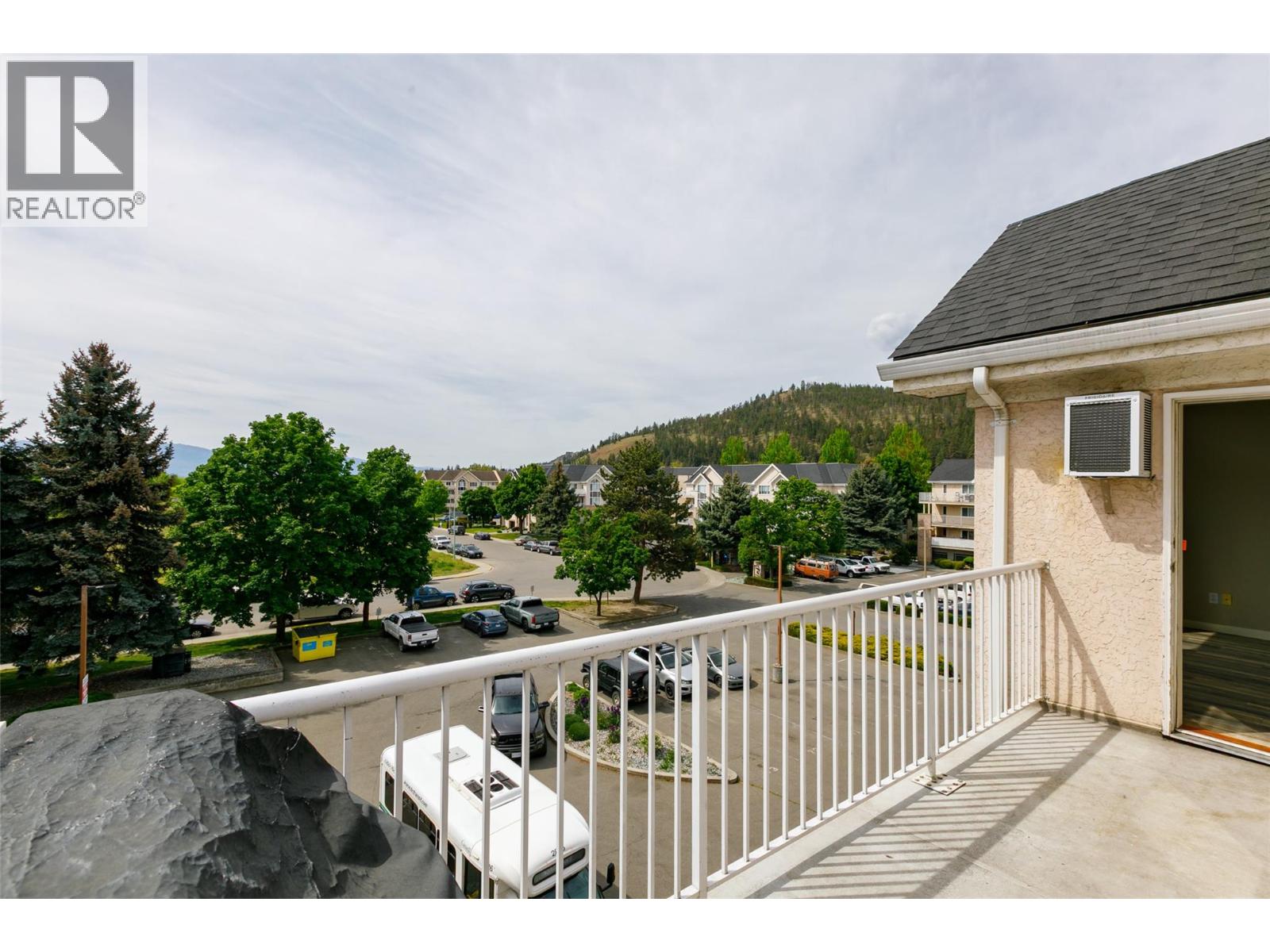 #313 400 Sutton Crescent - 4