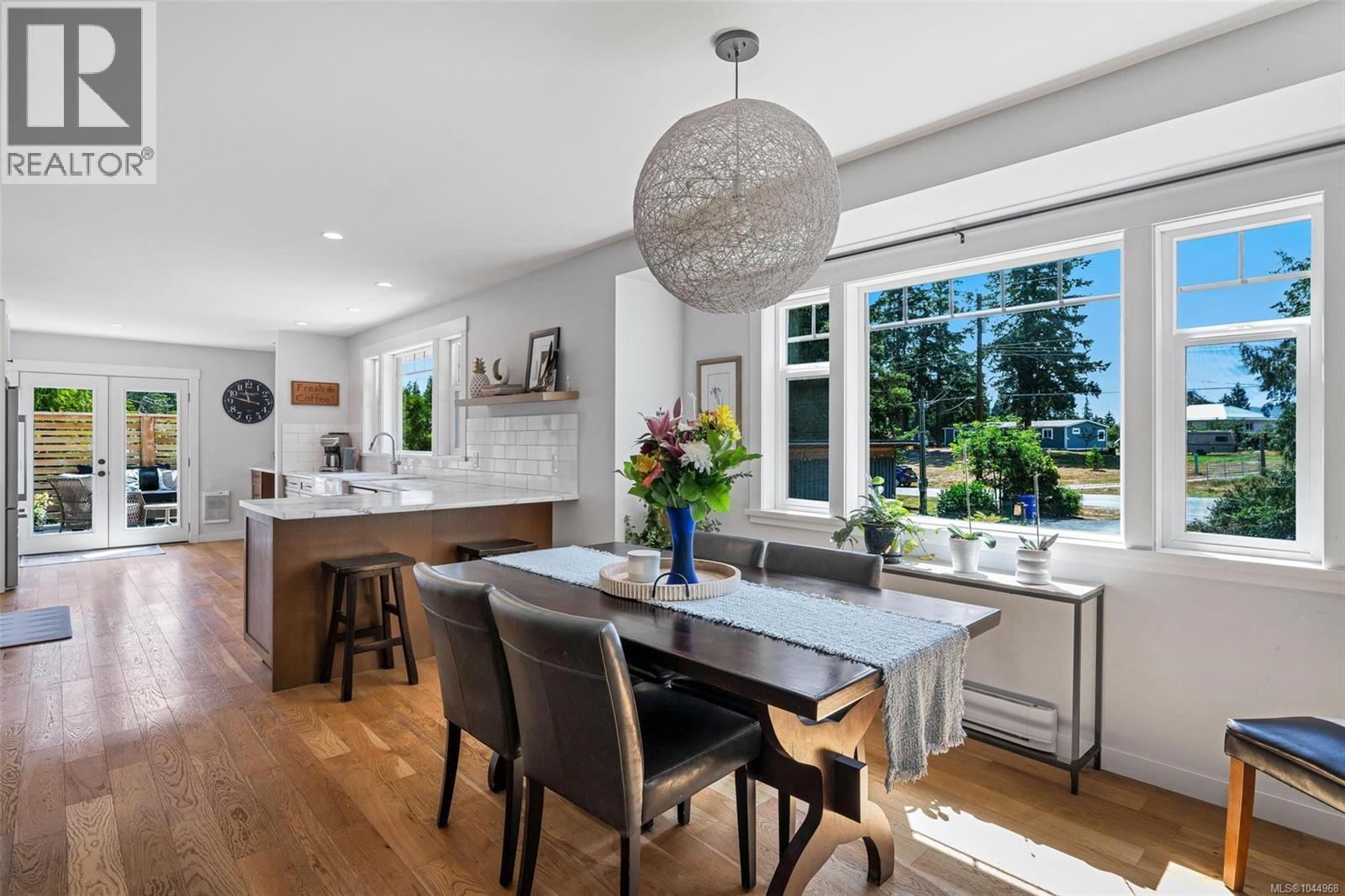 1127 Stuart Cres - 13