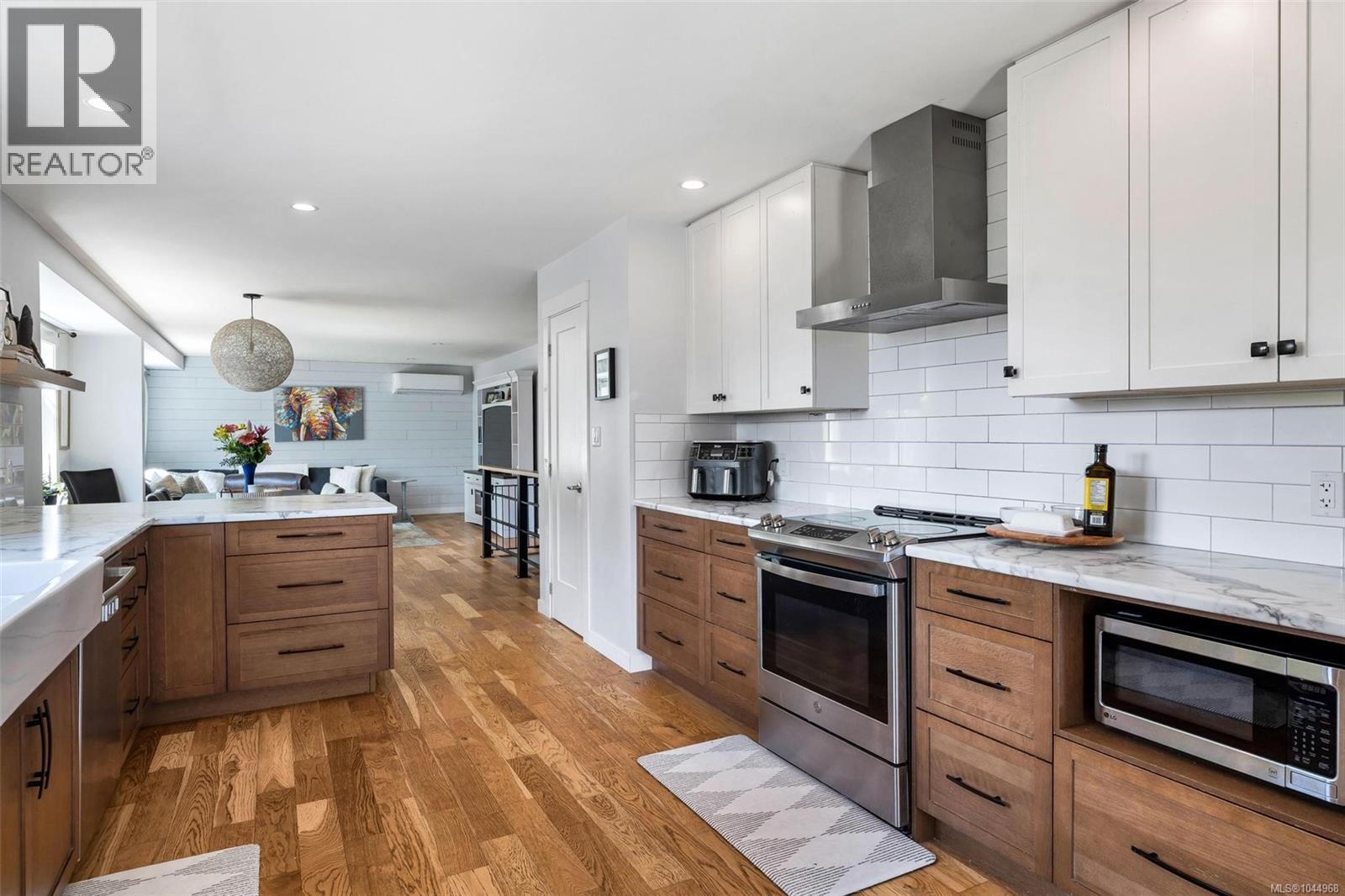 1127 Stuart Cres - Image 17
