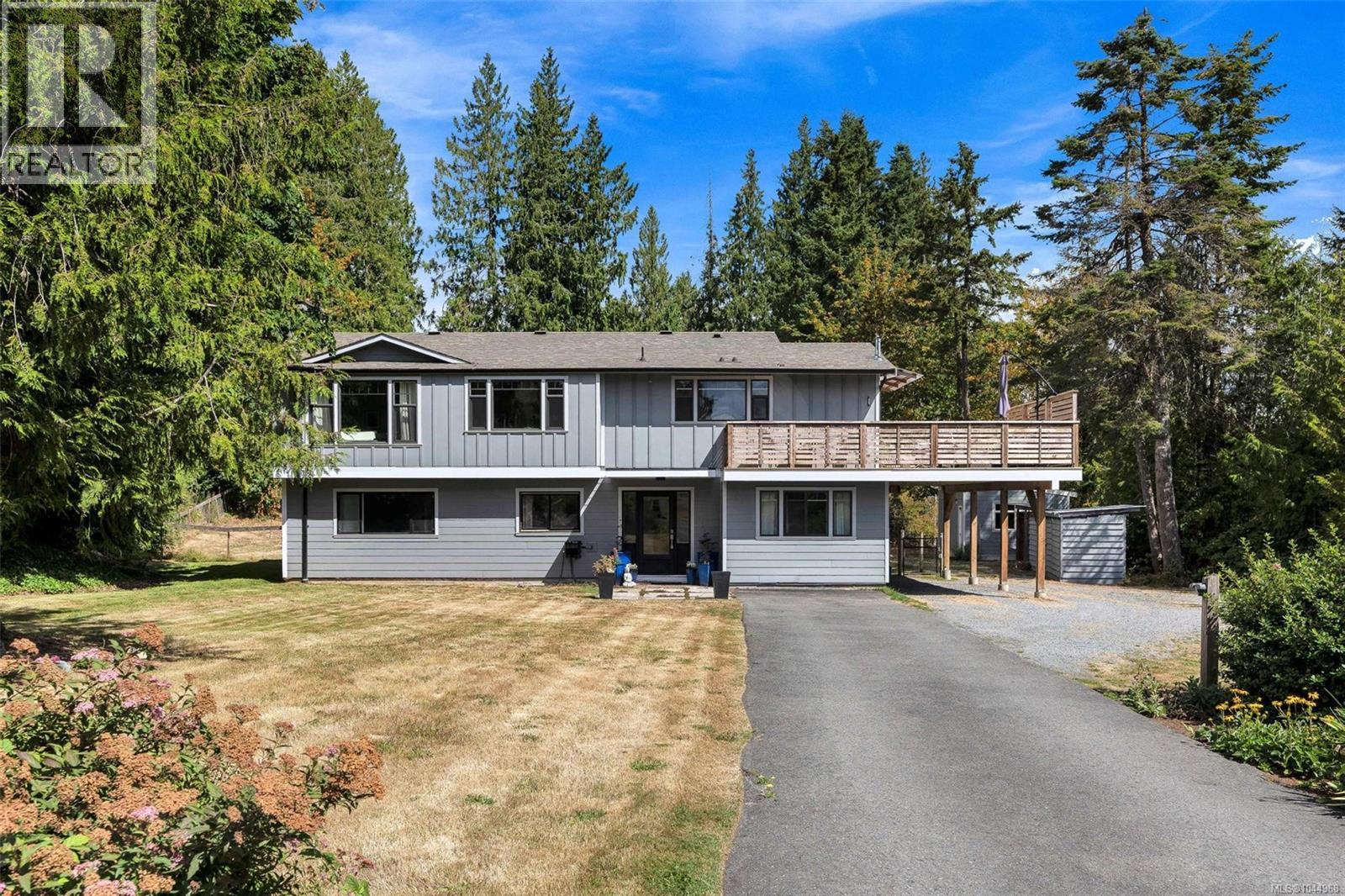 1127 Stuart Cres - 2
