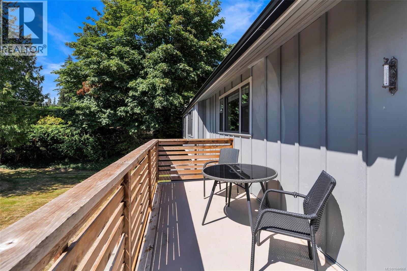 1127 Stuart Cres - Image 25