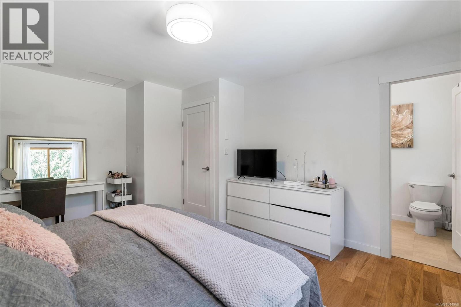 1127 Stuart Cres - Image 30