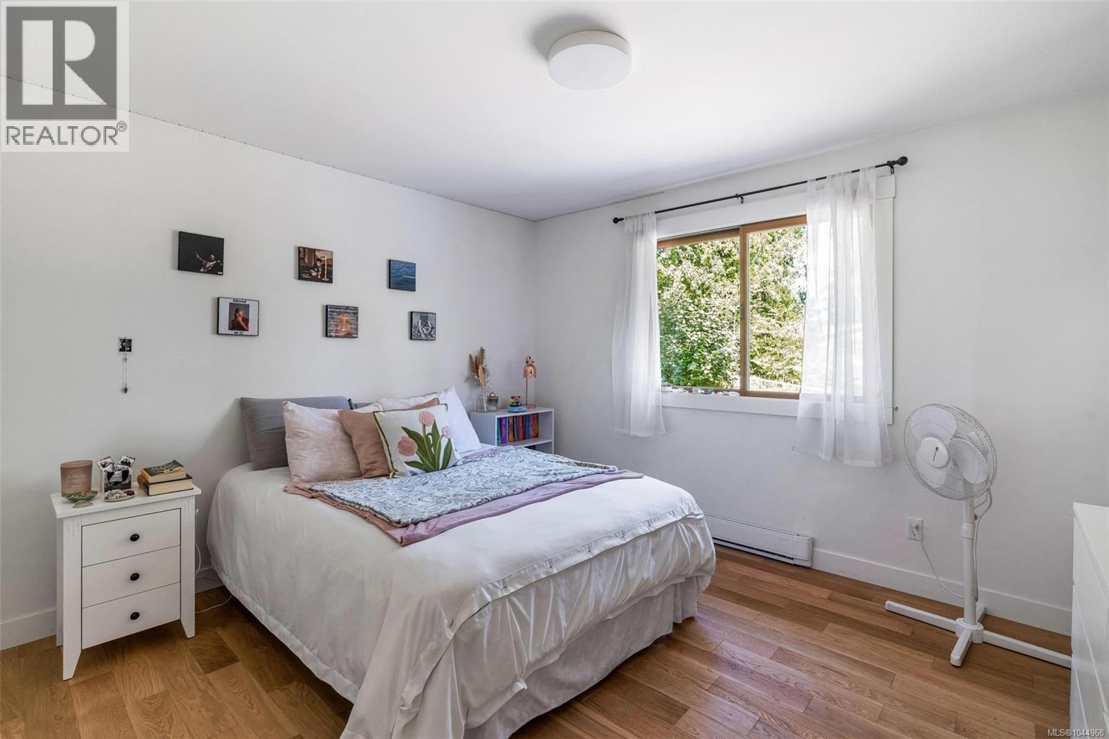 1127 Stuart Cres - Image 32
