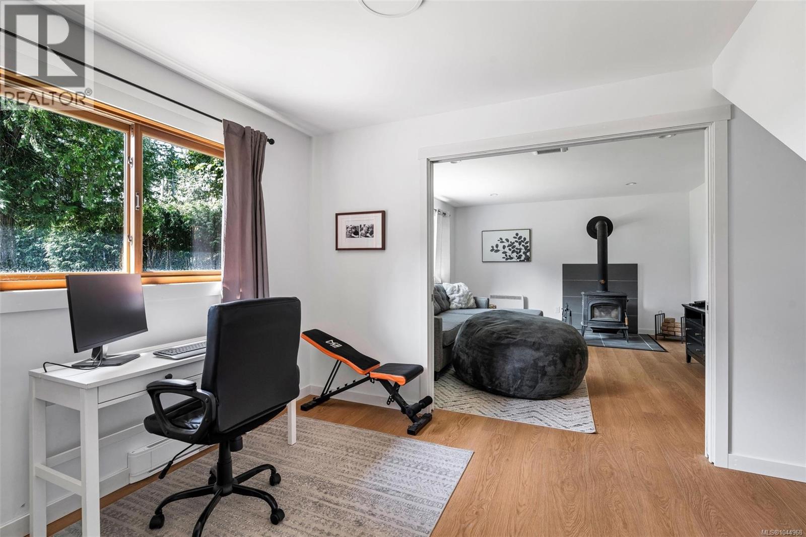 1127 Stuart Cres - Image 40
