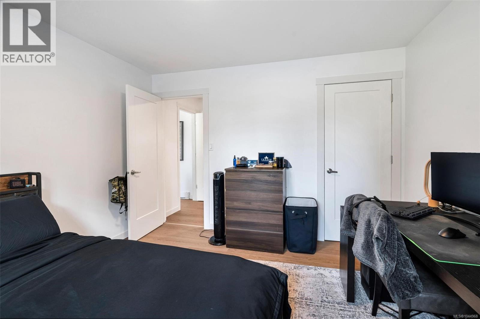 1127 Stuart Cres - Image 44