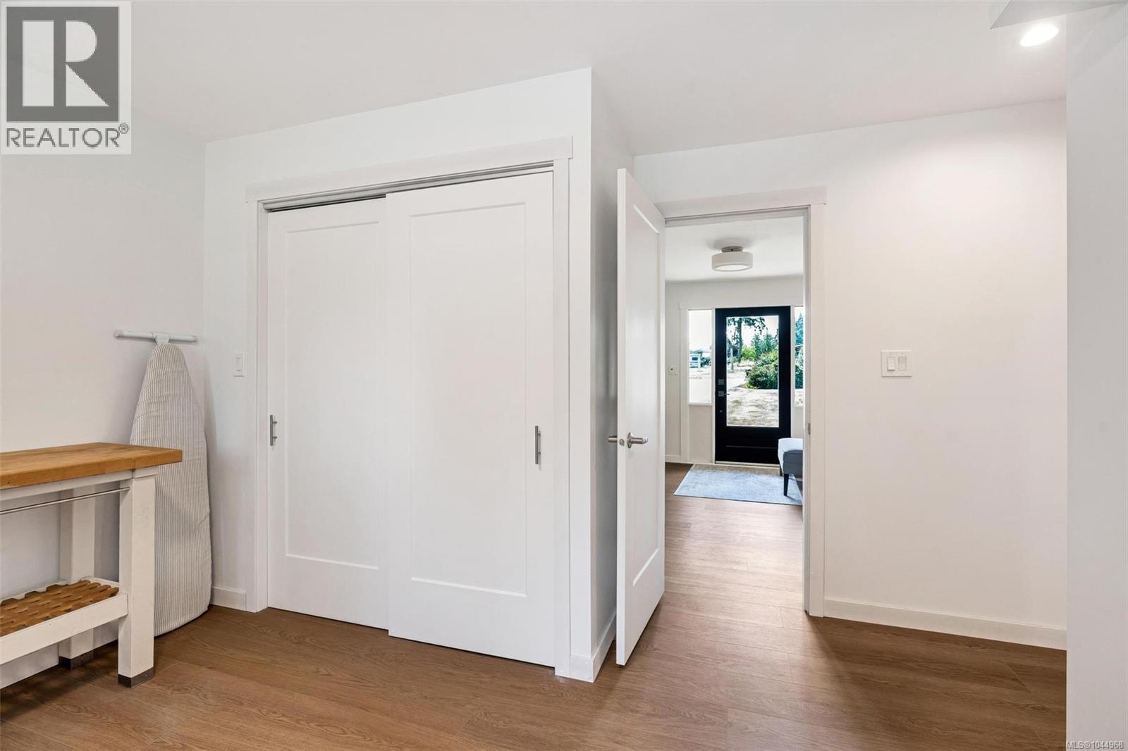 1127 Stuart Cres - 48