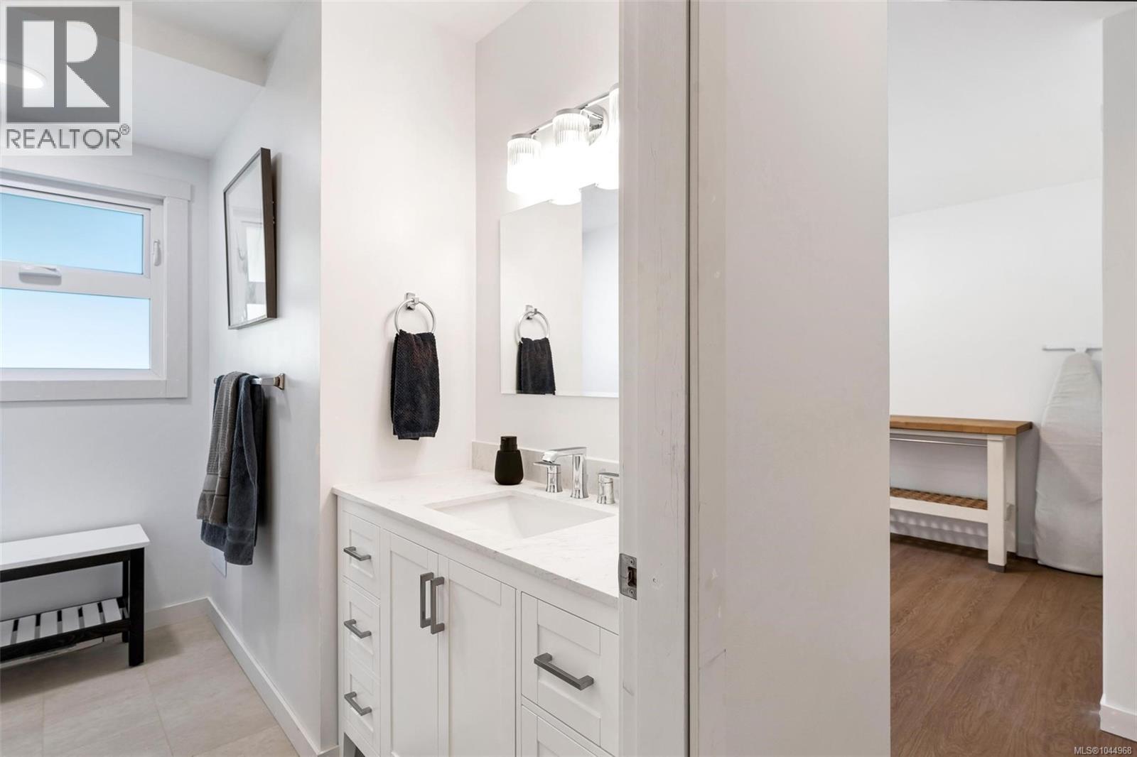 1127 Stuart Cres - Image 49