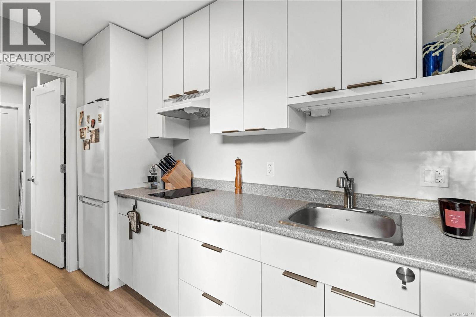 1127 Stuart Cres - Image 69