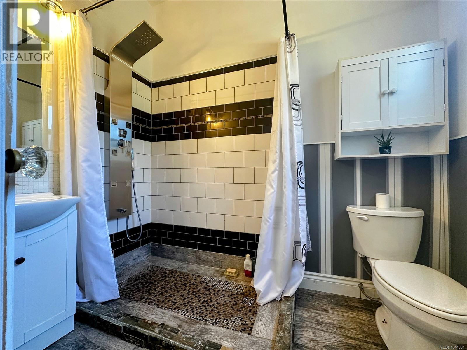 37 Strickland St - 16
