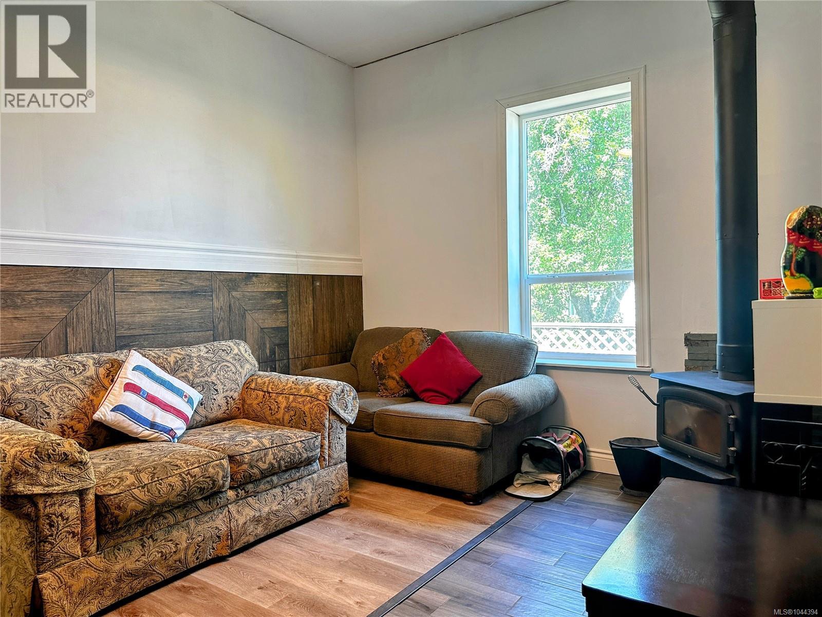 37 Strickland St - 9