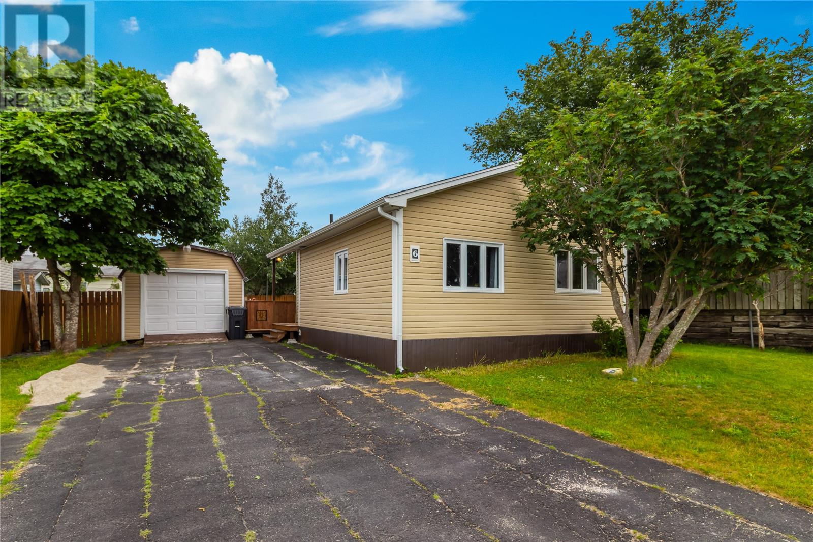 6 Willow Drive