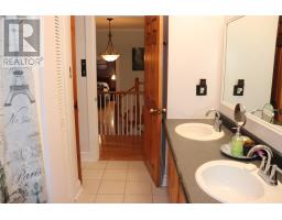 25 Seaside Drive thumbnail 32