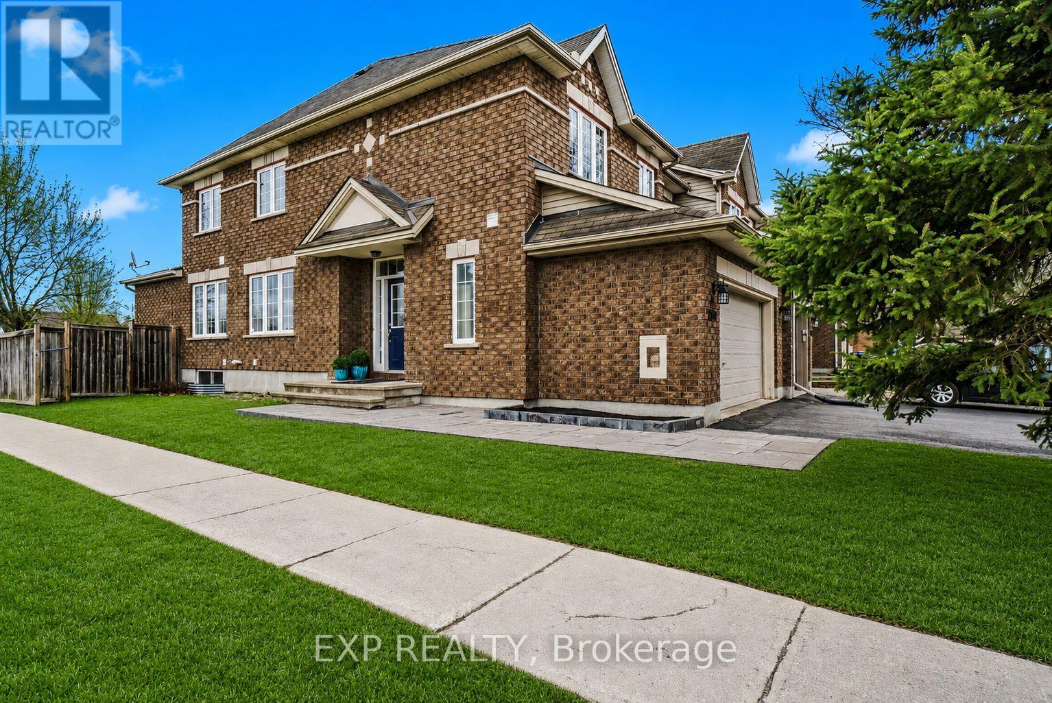 2100 MELETTE CRESCENT - 2