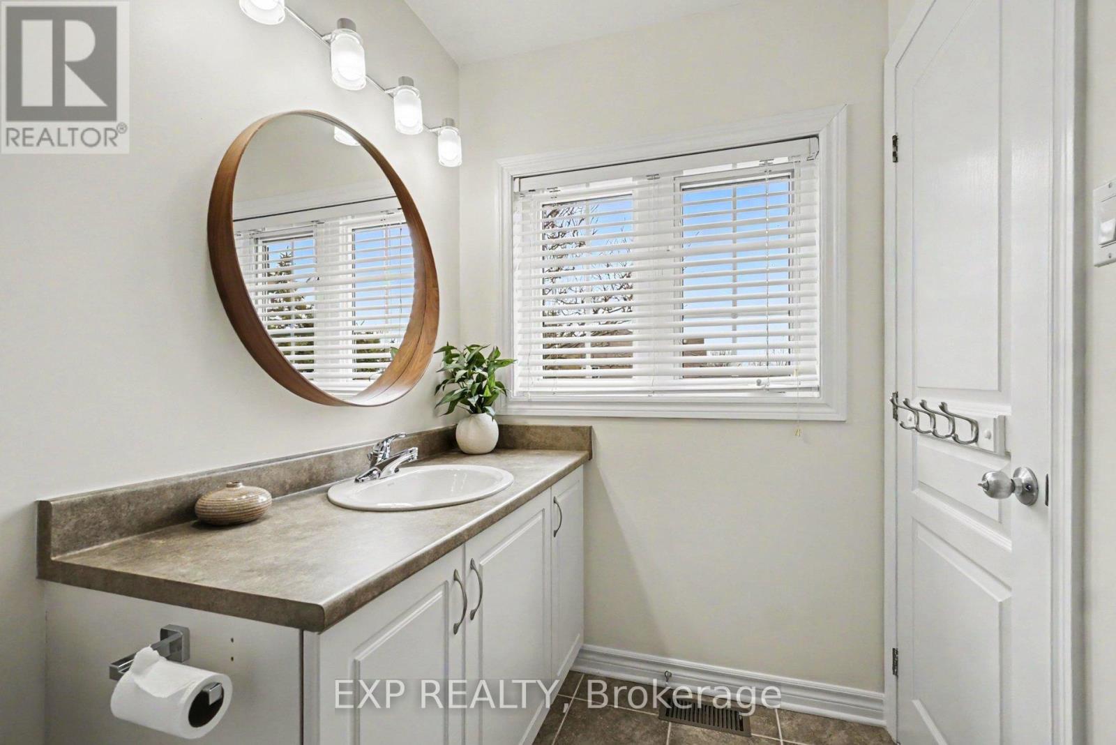 2100 MELETTE CRESCENT - 20