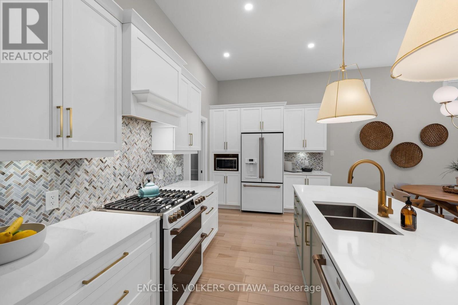185 BLACKHORSE DRIVE - Image 14
