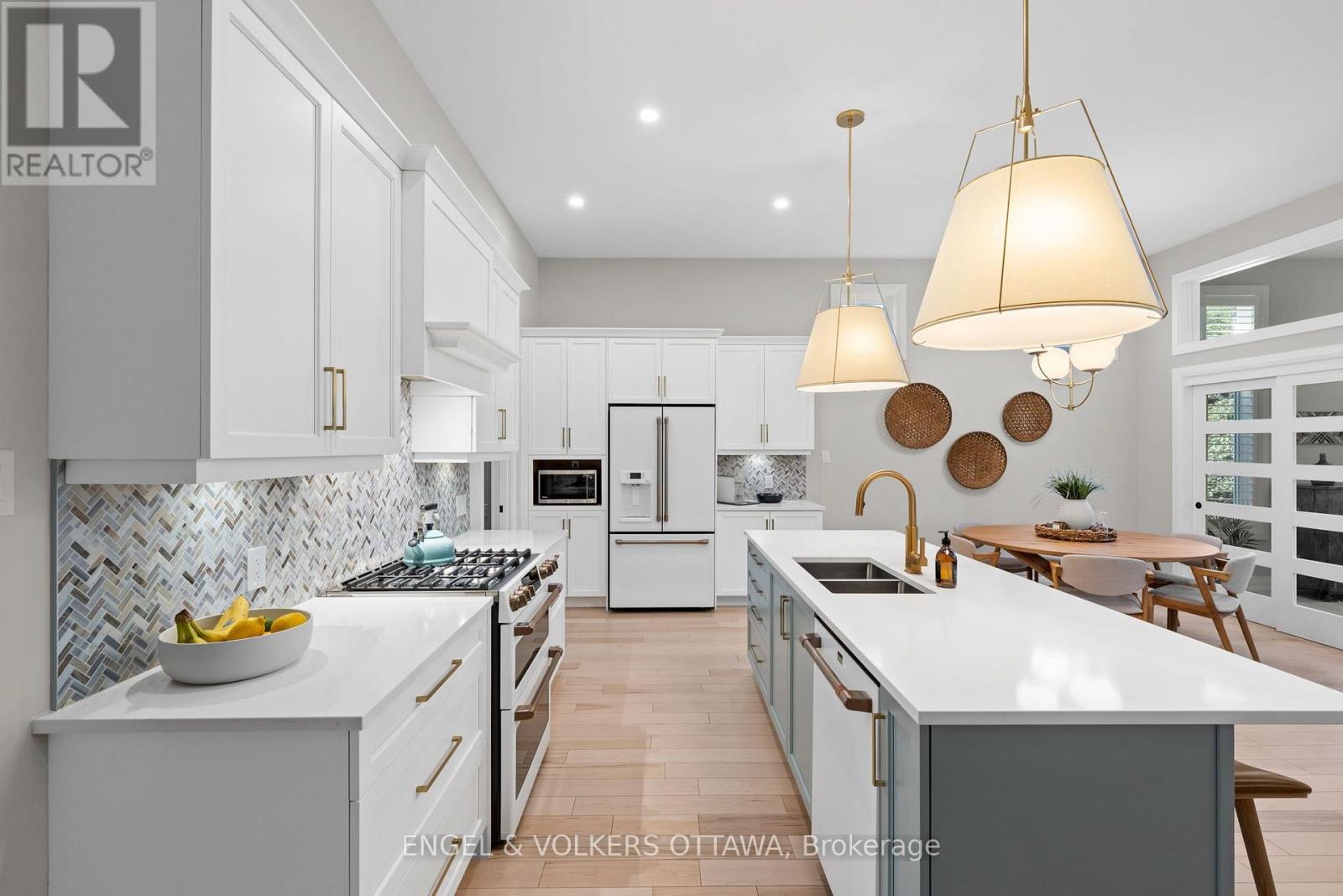185 BLACKHORSE DRIVE - 8