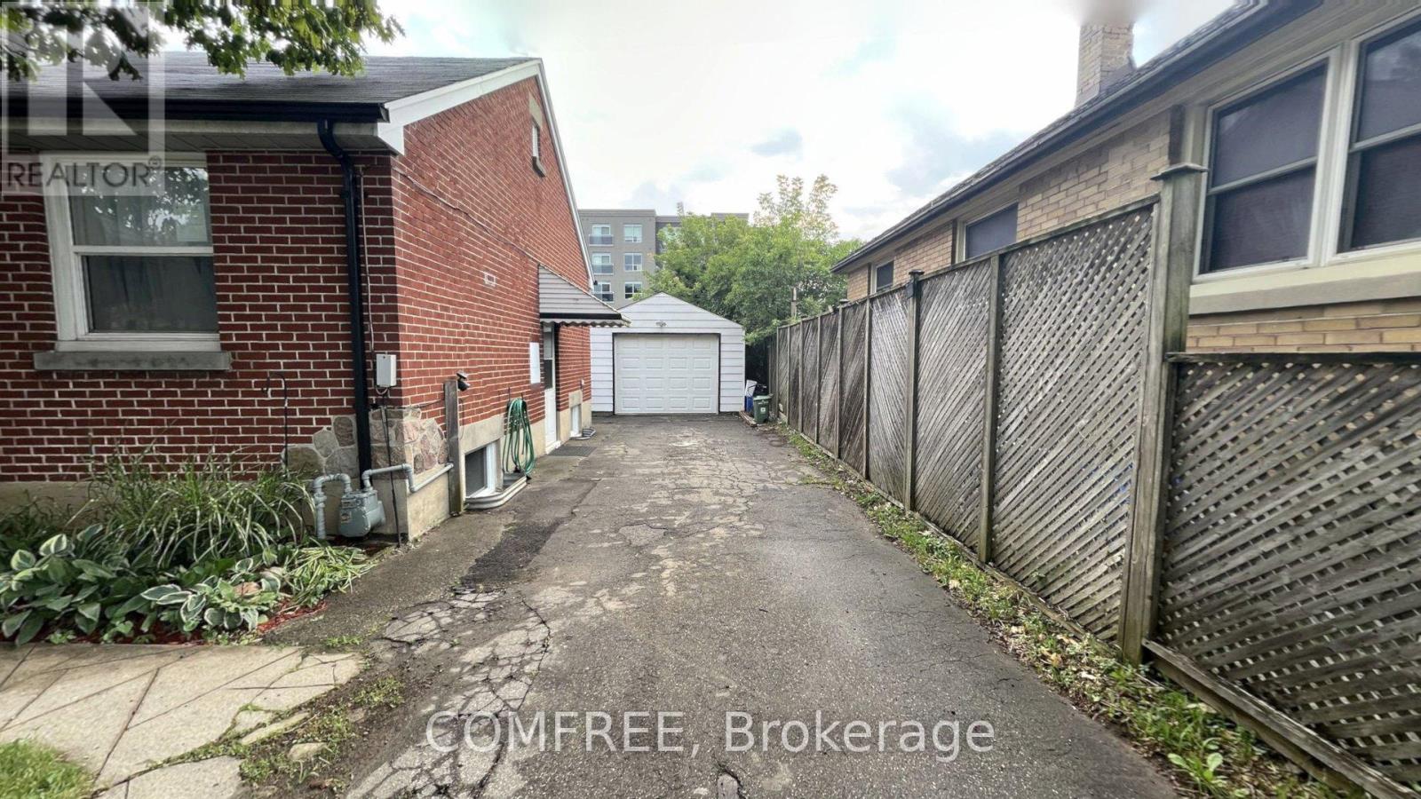 529 HIGHBURY AVENUE N - 24