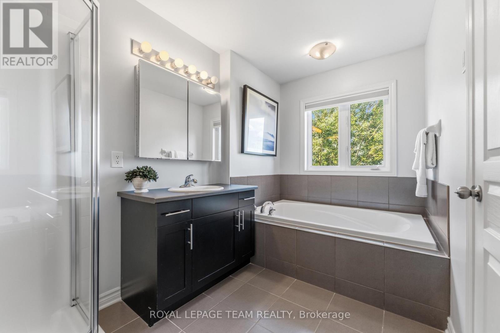 3 Bed, 4 Bath House for Sale in Ottawa – 152 MATTINGLY WAY, Ottawa – MLS# X13634972 - Image 23