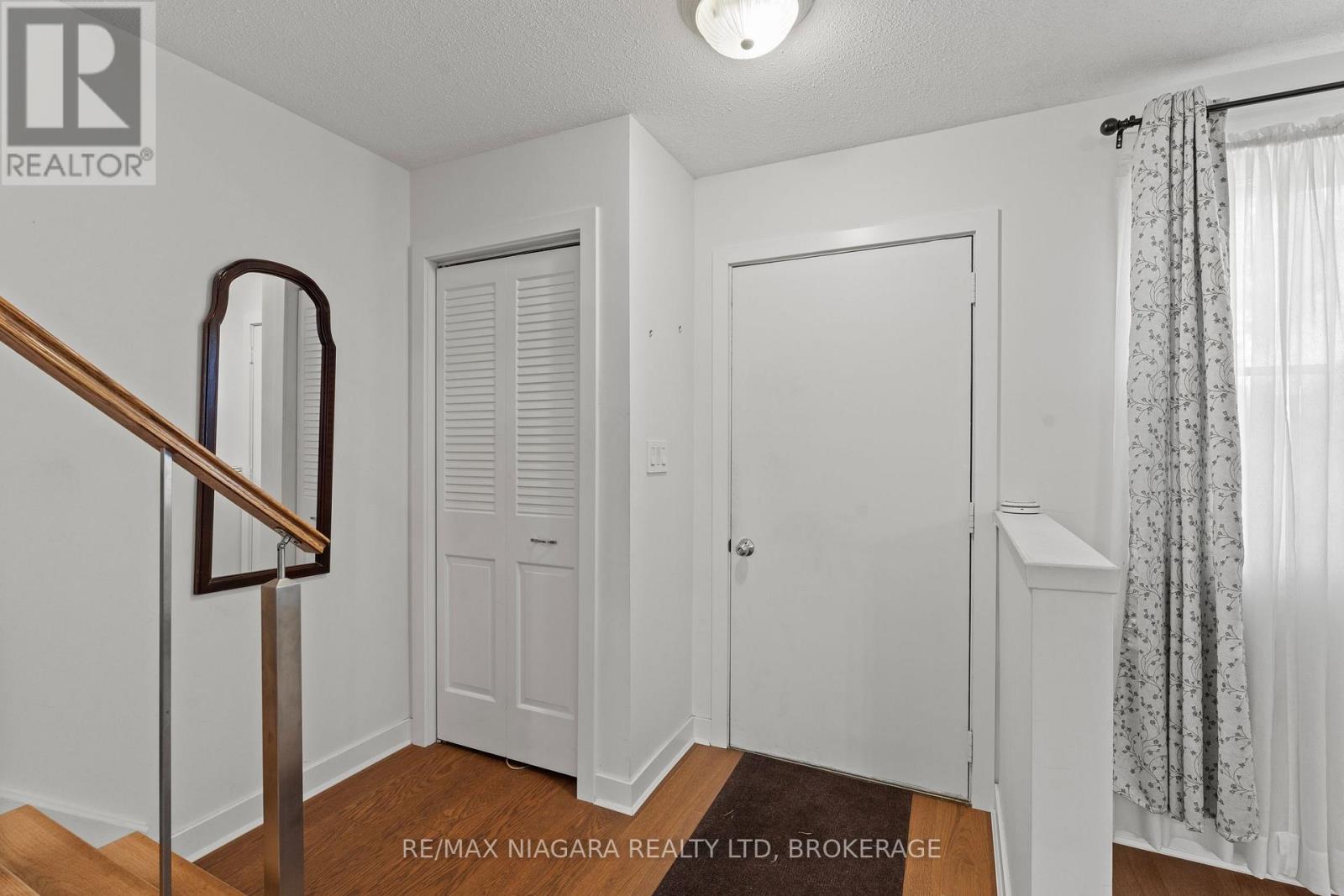 47 BIRCHPARK DRIVE, Grimsby (Grimsby Beach) — photo 3
