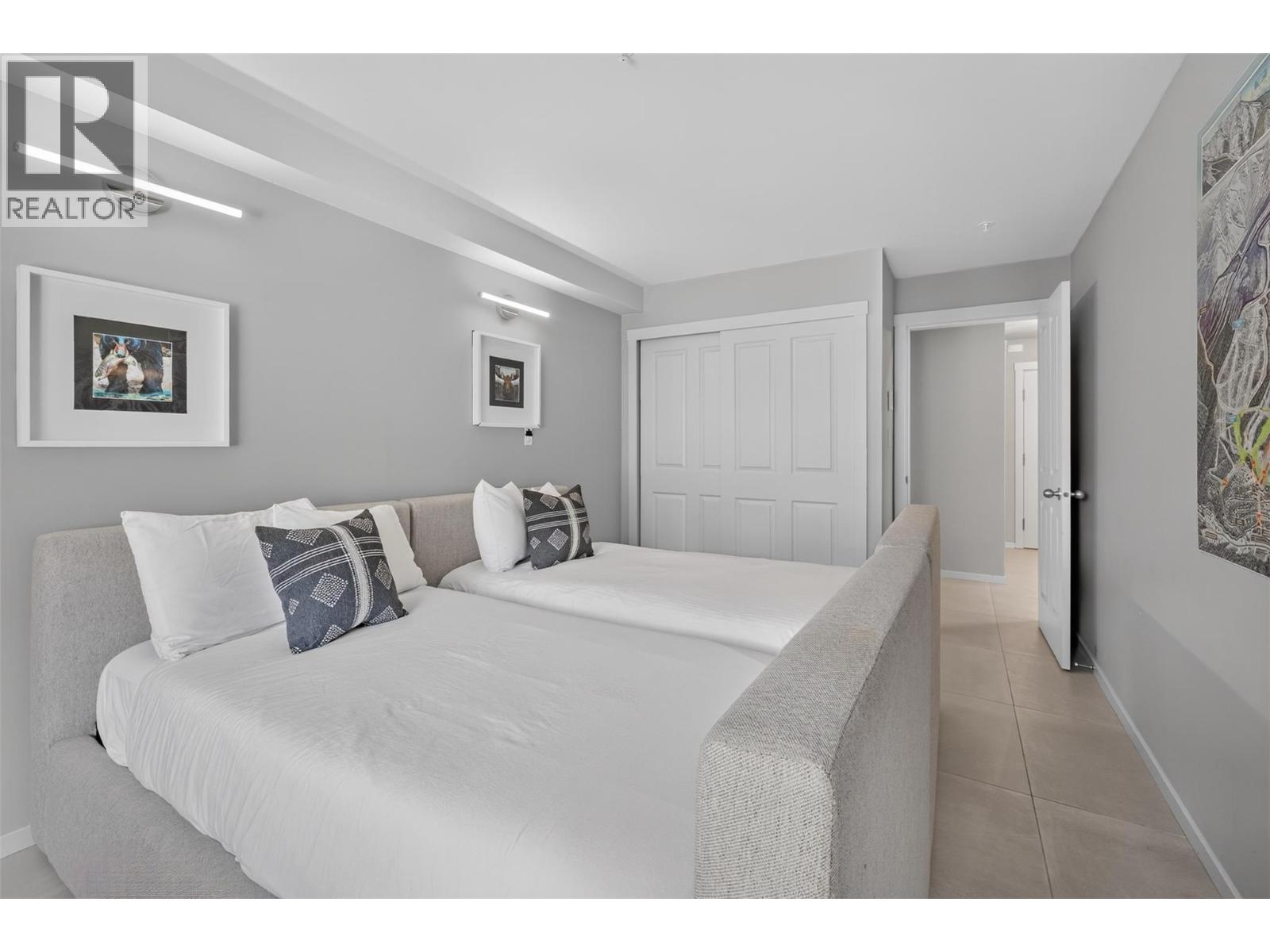 #202 2050 Summit Drive - 25