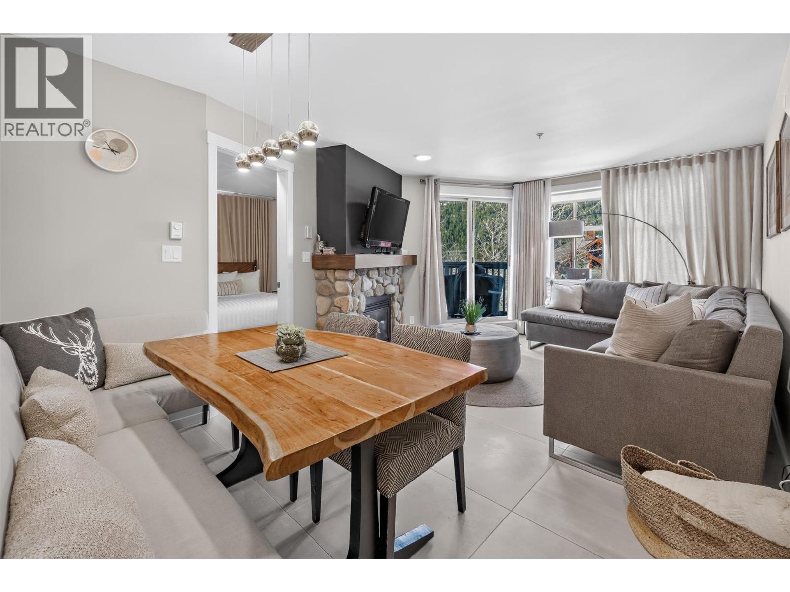 #202 2050 Summit Drive - 27