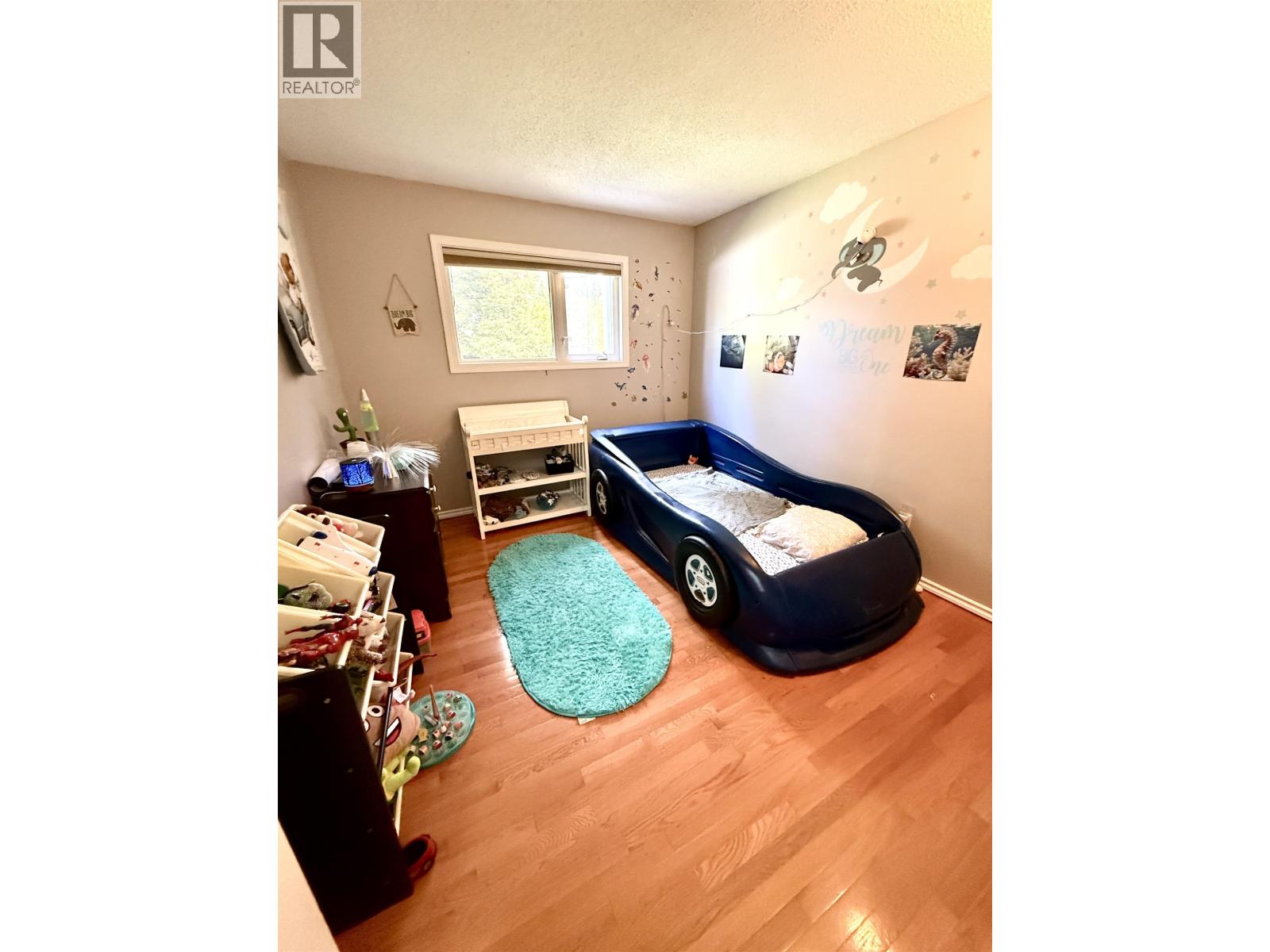 7872 LOYOLA CRESCENT - 9