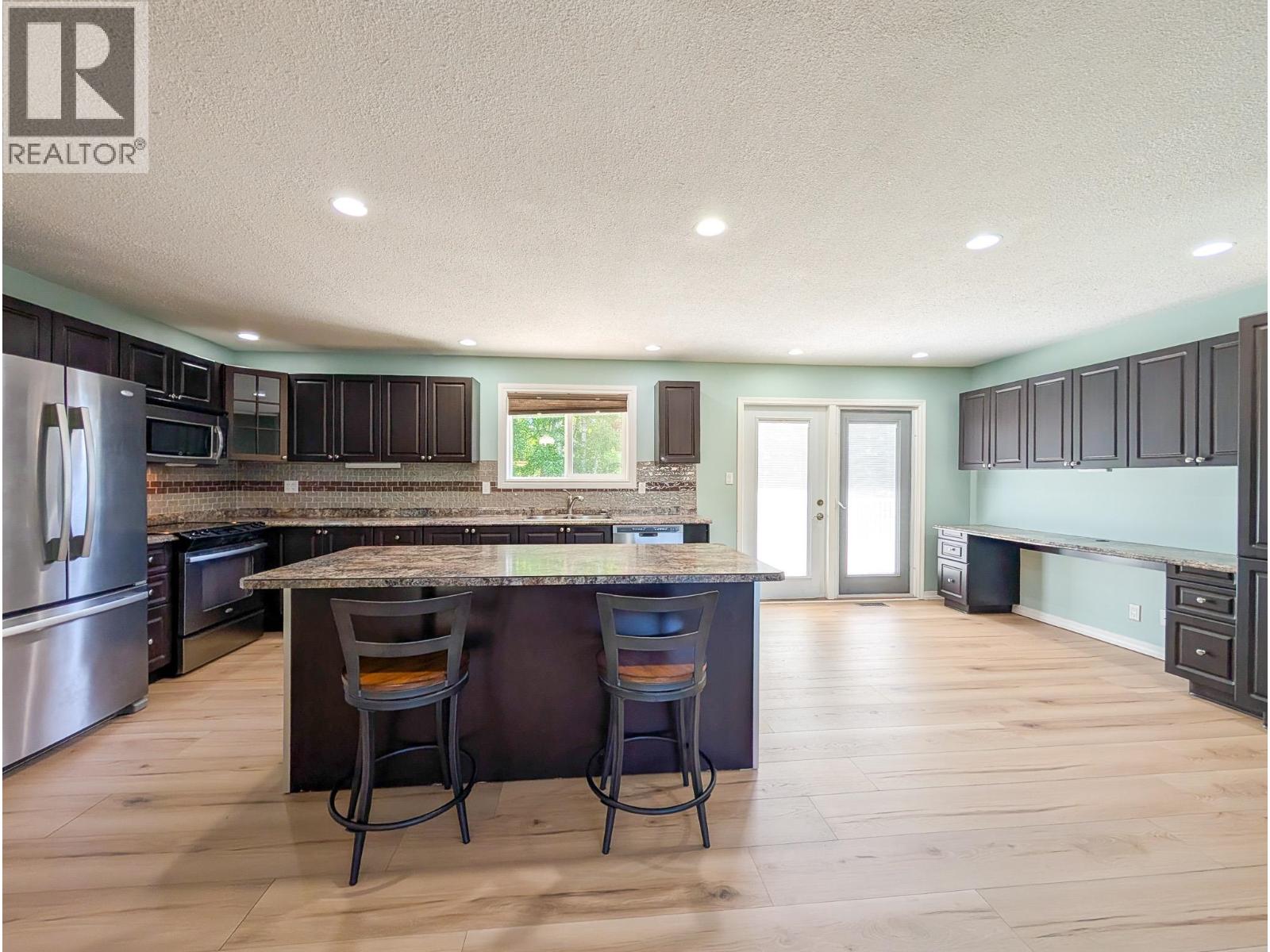 Photo 15 of 30 — 3054 POYNER CRESCENT · Prince George, BC