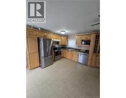 190 Lakeside Avenue, Bathurst, NB E2A2S7 Photo 7