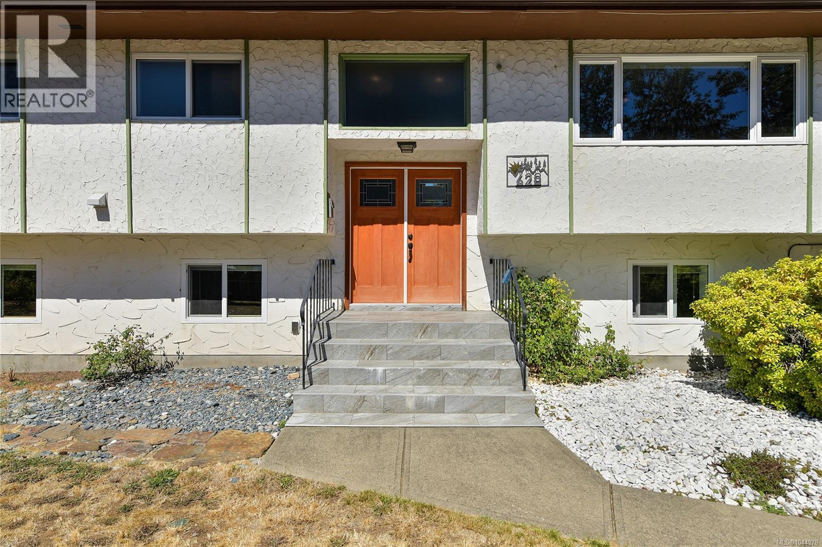 628 Mount View Ave