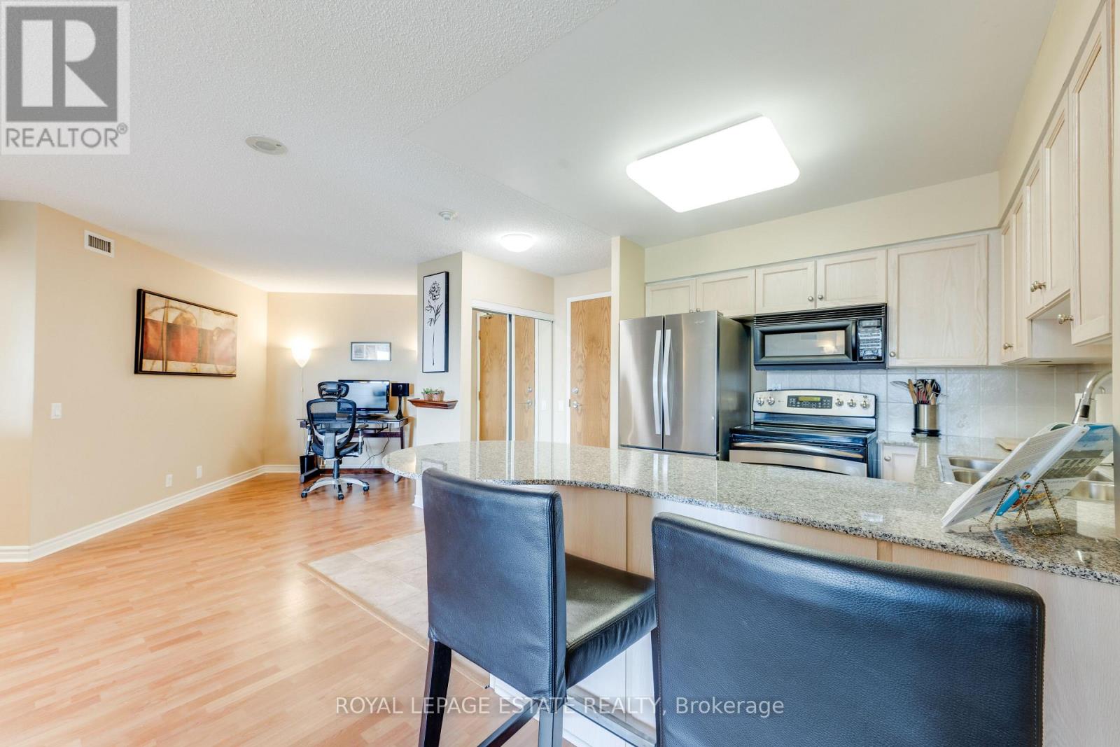 #623 1720 EGLINTON AVENUE E - 3