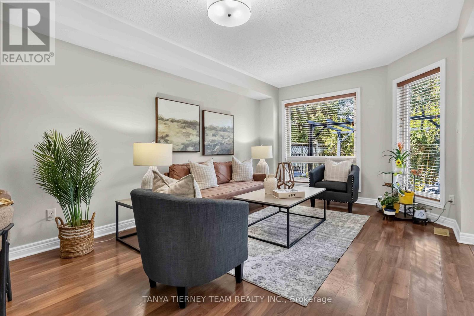 22 SINDEN DRIVE - 12
