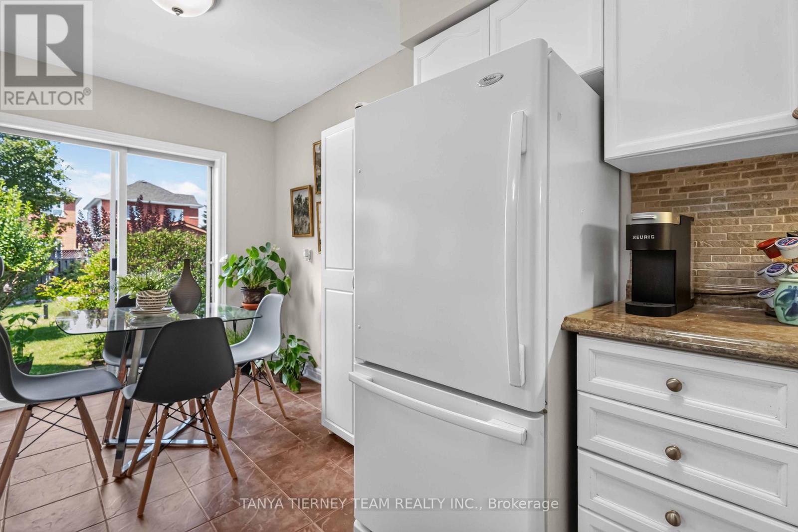 22 SINDEN DRIVE - 26