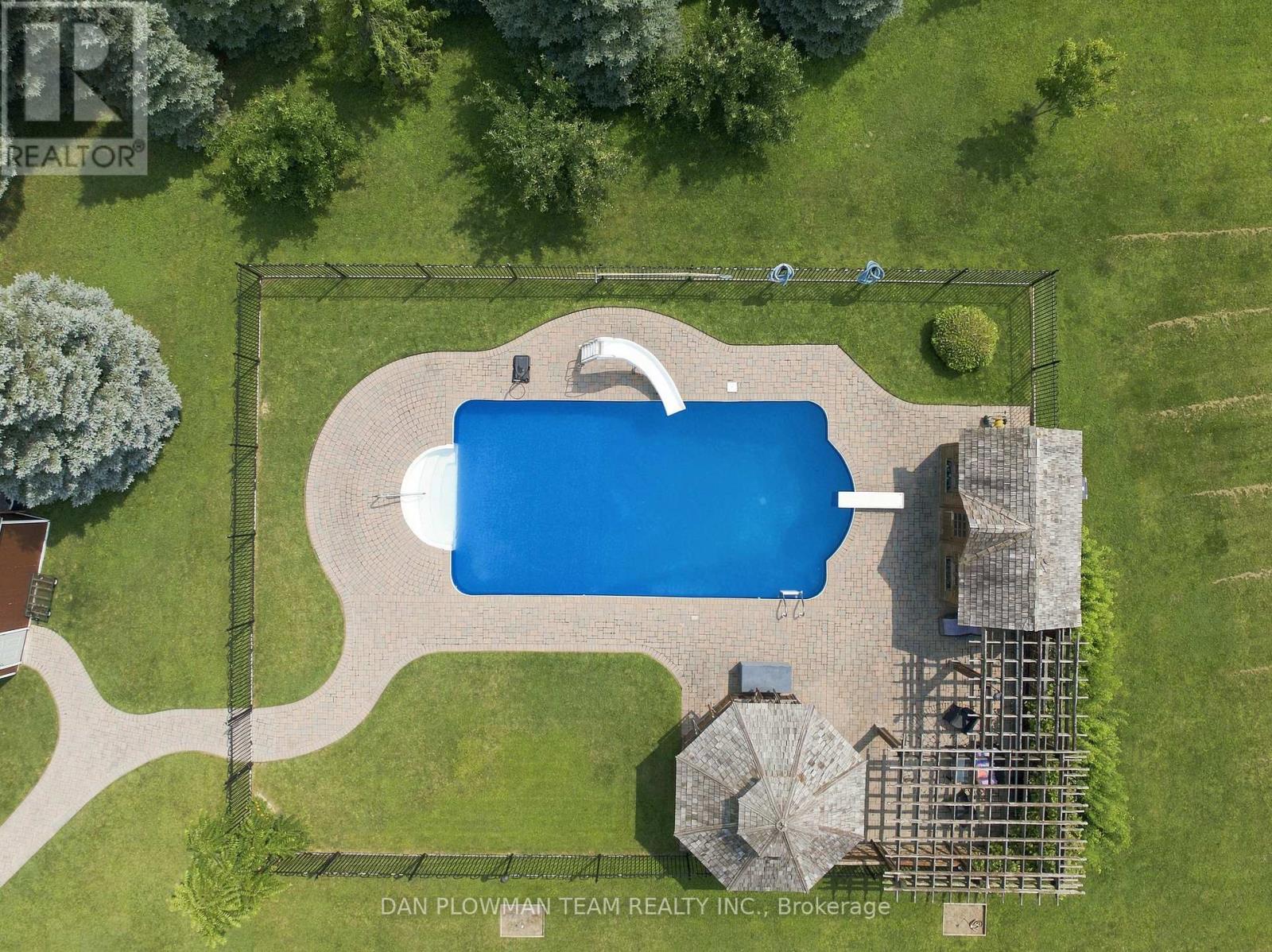 11 STEEPLEVIEW COURT - 48