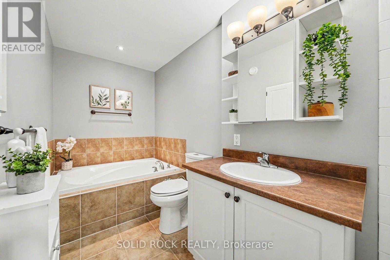 310 GREY SEAL CIRCLE - 16